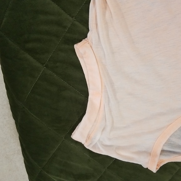 Peachy/pink color loose top size 6 - Picture 4 of 5